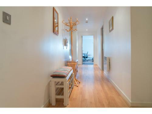 Apartamento Riverside Simplicity: Great Views/secure Parking!