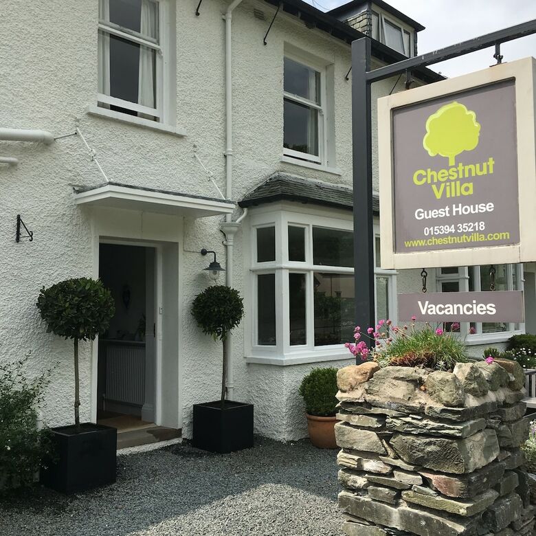 Hostal Chestnut Villa