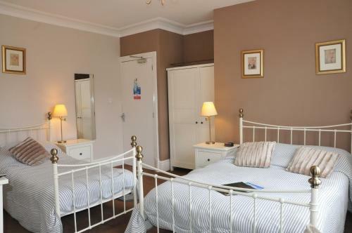 Hostal Dragon House Guest Accommodation