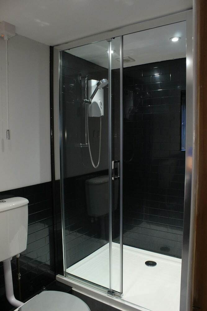 Hostal Acomb Lodge