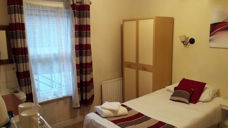 Bed & Breakfast Alexandra Guest House