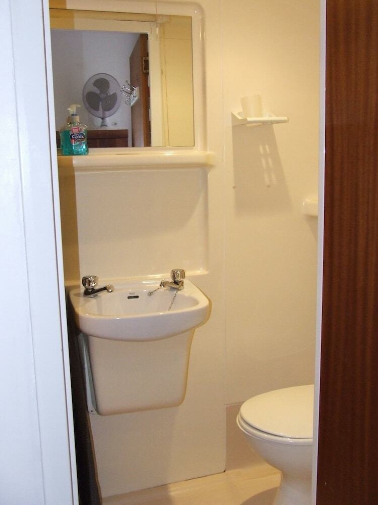 Bed & Breakfast Alexandra Guest House