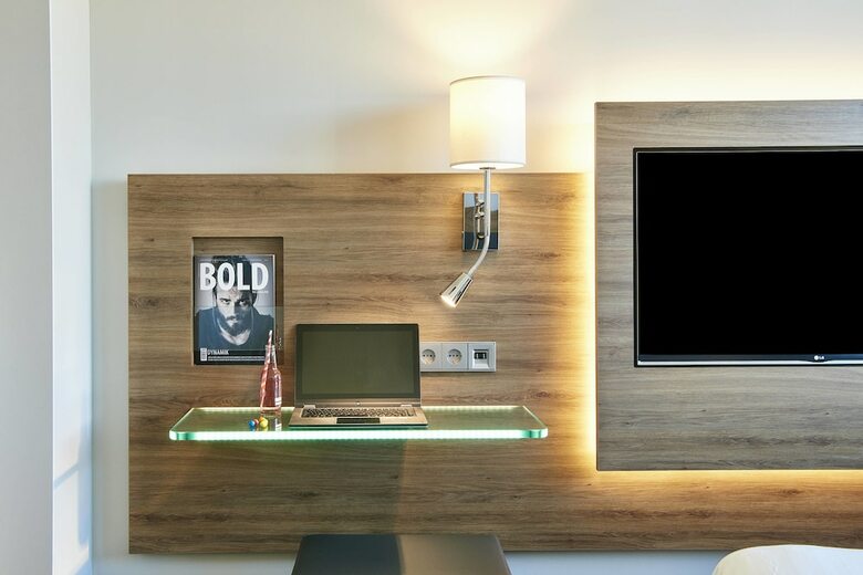 Hotel Moxy London Heathrow Airport