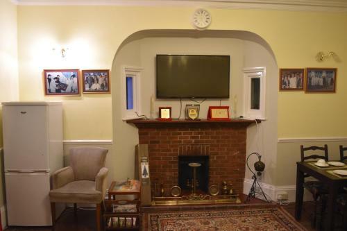 Gatwick Castle B&B