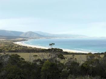 Aparthotel Bicheno's Ocean View Retreat