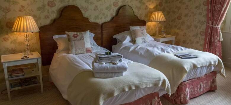 Bed & Breakfast Aylworth Manor