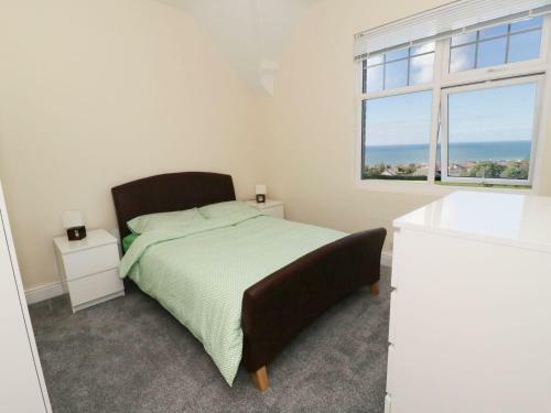 1 Cae Glas Crescent, Penmaenmawr