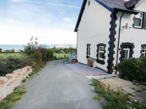1 Cae Glas Crescent, Penmaenmawr