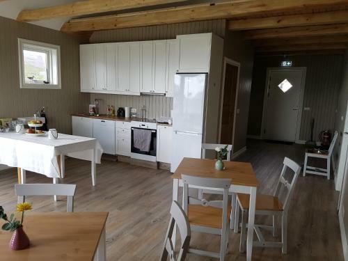 Hostal Grenivik Rooms