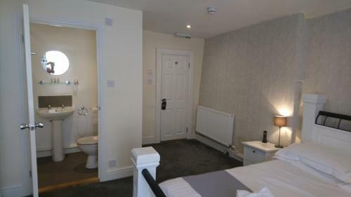 Hotel The Angel With Rooms