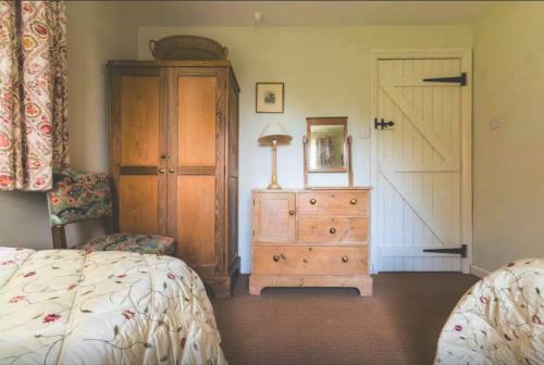 Owlpen Manor Cottages