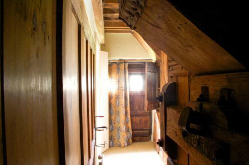Owlpen Manor Cottages