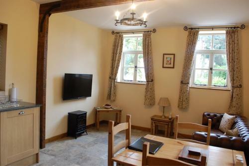 Woodleighton Cottages