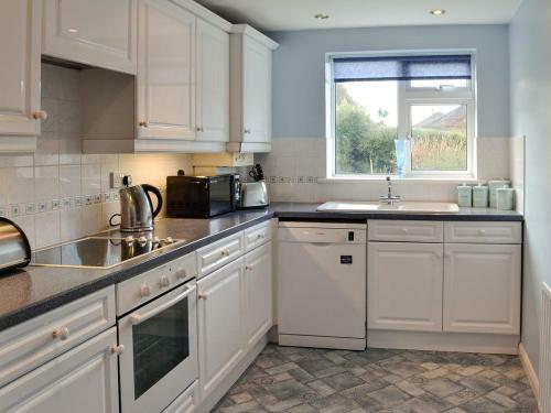 Whitegate View