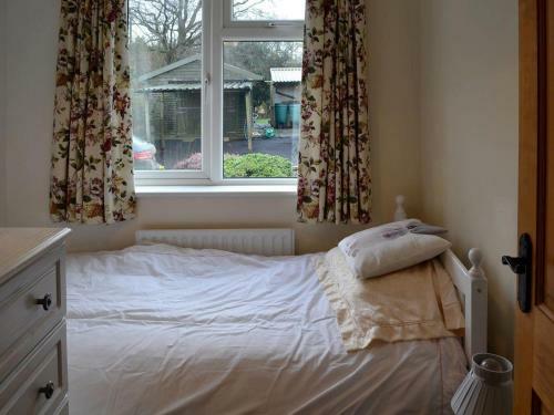 Whitegate View
