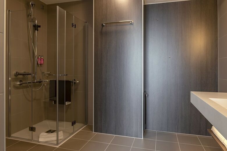 Hotel Moxy Edinburgh Airport