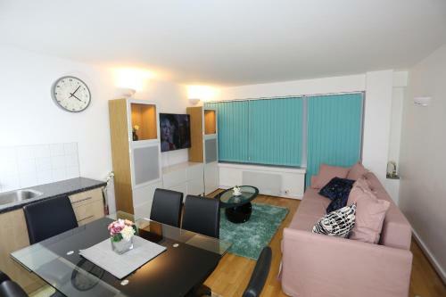 Apartamento Gorgeous 2 Bedroom 2 Bathroom Woolwich