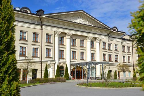 Volzhskaya Riviera Hotel