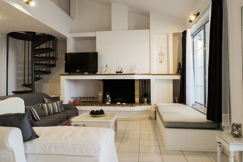 Meli Apartments & Villas
