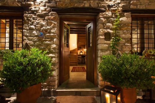 Hostal Adis Oneirou