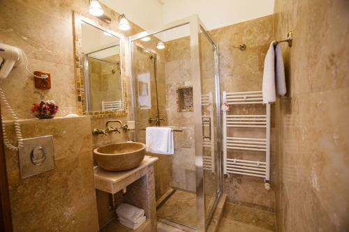 Hostal Pension Pivnita Lui Teo