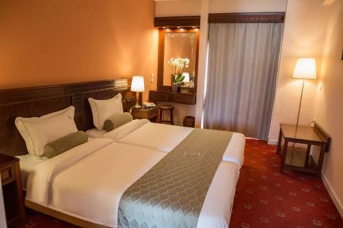 Pella Hotel