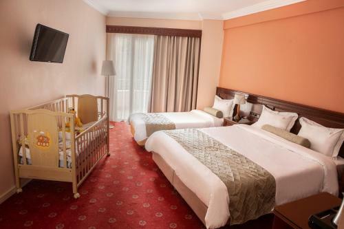 Pella Hotel