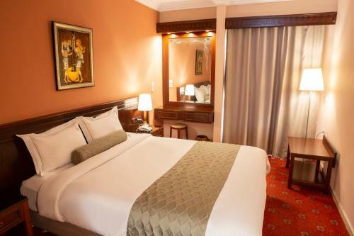 Pella Hotel