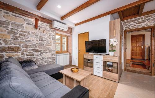Two-bedroom Holiday Home In Medancici