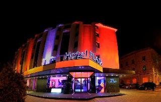 Plaza V Executive Hotel