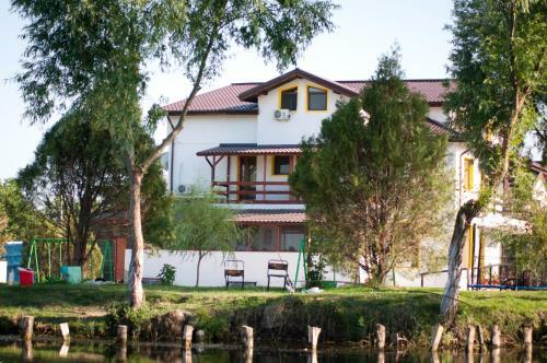 Hostal Pensiunea Califar