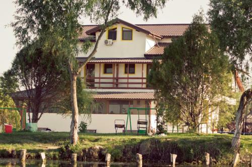 Hostal Pensiunea Califar