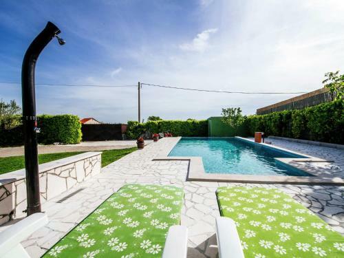 Peaceful Holiday Home With Pool In Kakma