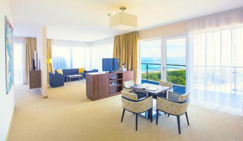 Hotel The Grand