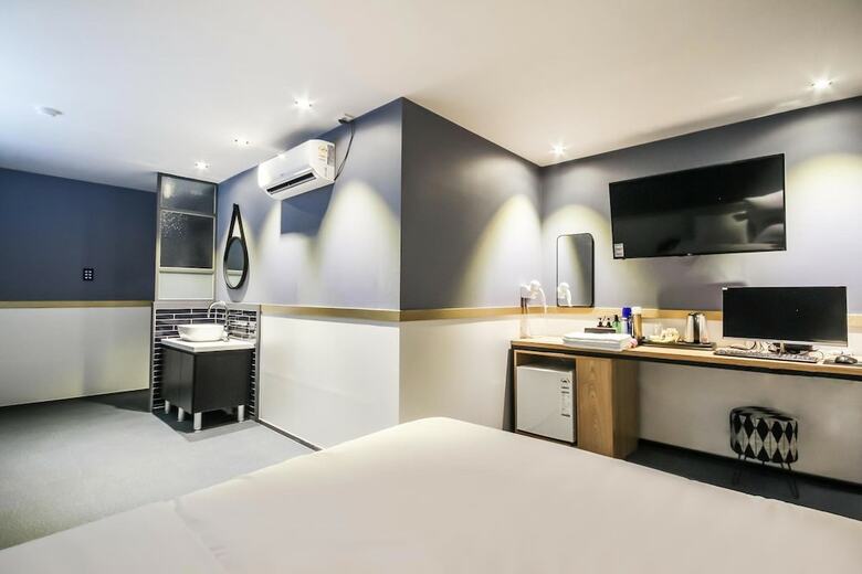 Hostal Hotel Deluxe