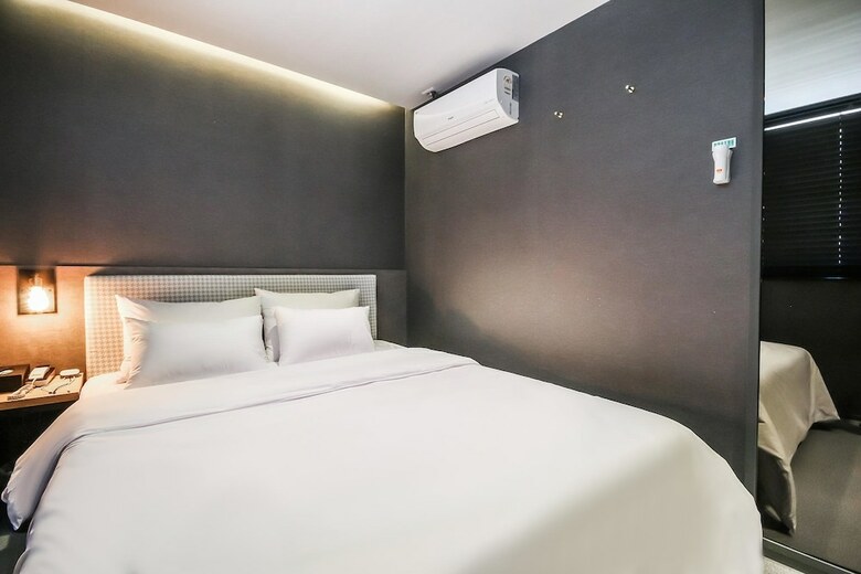 Hostal Hotel Deluxe