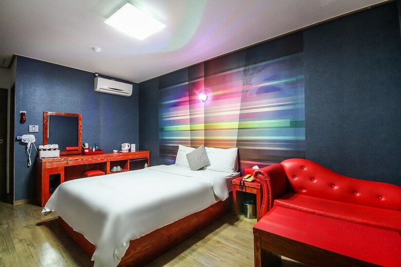 Hotel Lie