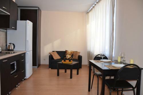 Apartment On Gvardeyskoy Divizii 10