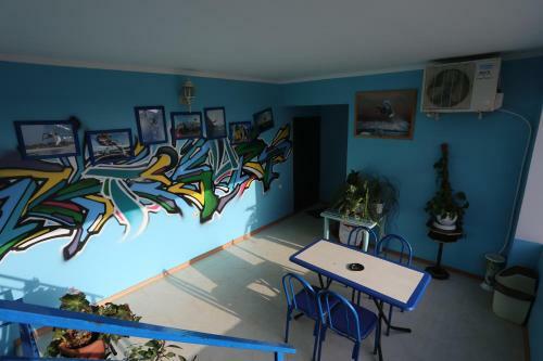 Hostal Blue Roof