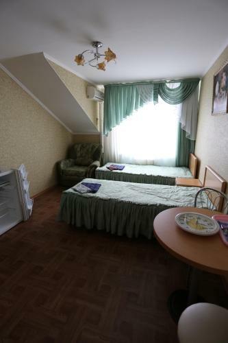 Hostal Blue Roof