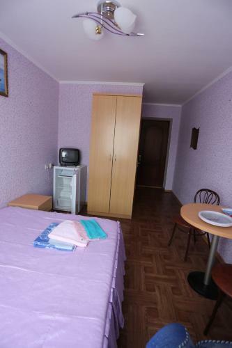 Hostal Blue Roof