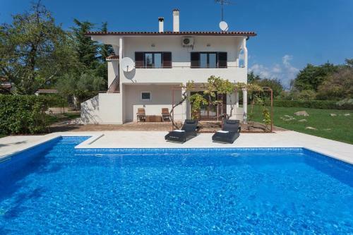 Apartment Doris With Private Pool And Large Garden