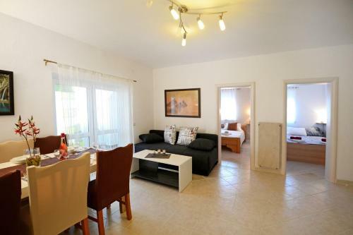 Hostal Apartment Complex Laura Nova Vas