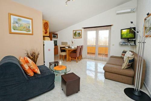 Hostal Apartment Complex Laura Nova Vas