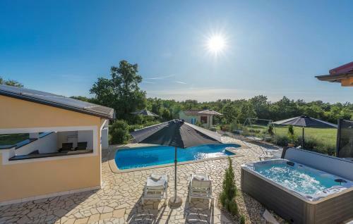 Villa Ivda With Heated Pool In Porec Area
