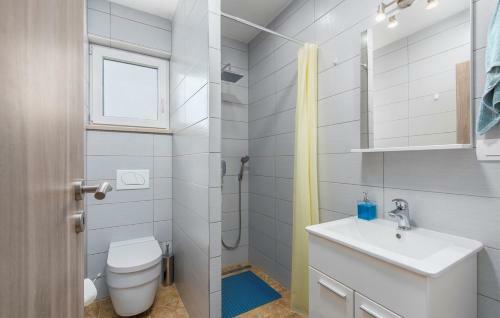 Blue Holiday House With Private Pool