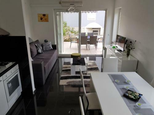 Deluxe Apartment Novalja