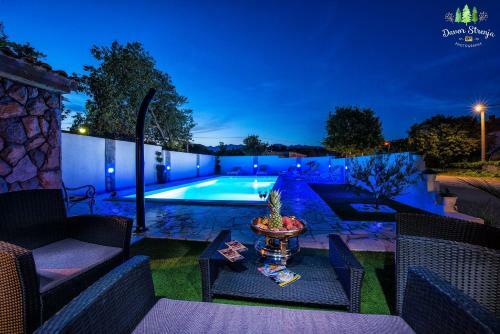 Apartments Tisno