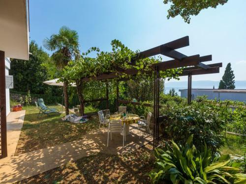 Vaho Holiday Home