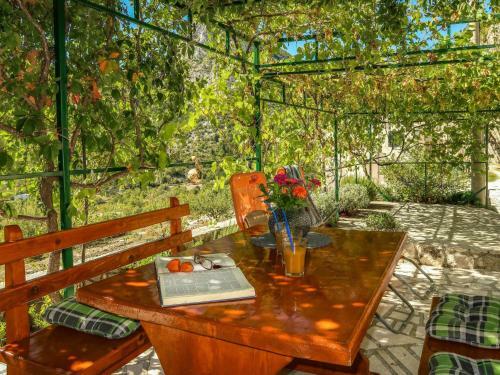 Holiday Home Marko (omi504)
